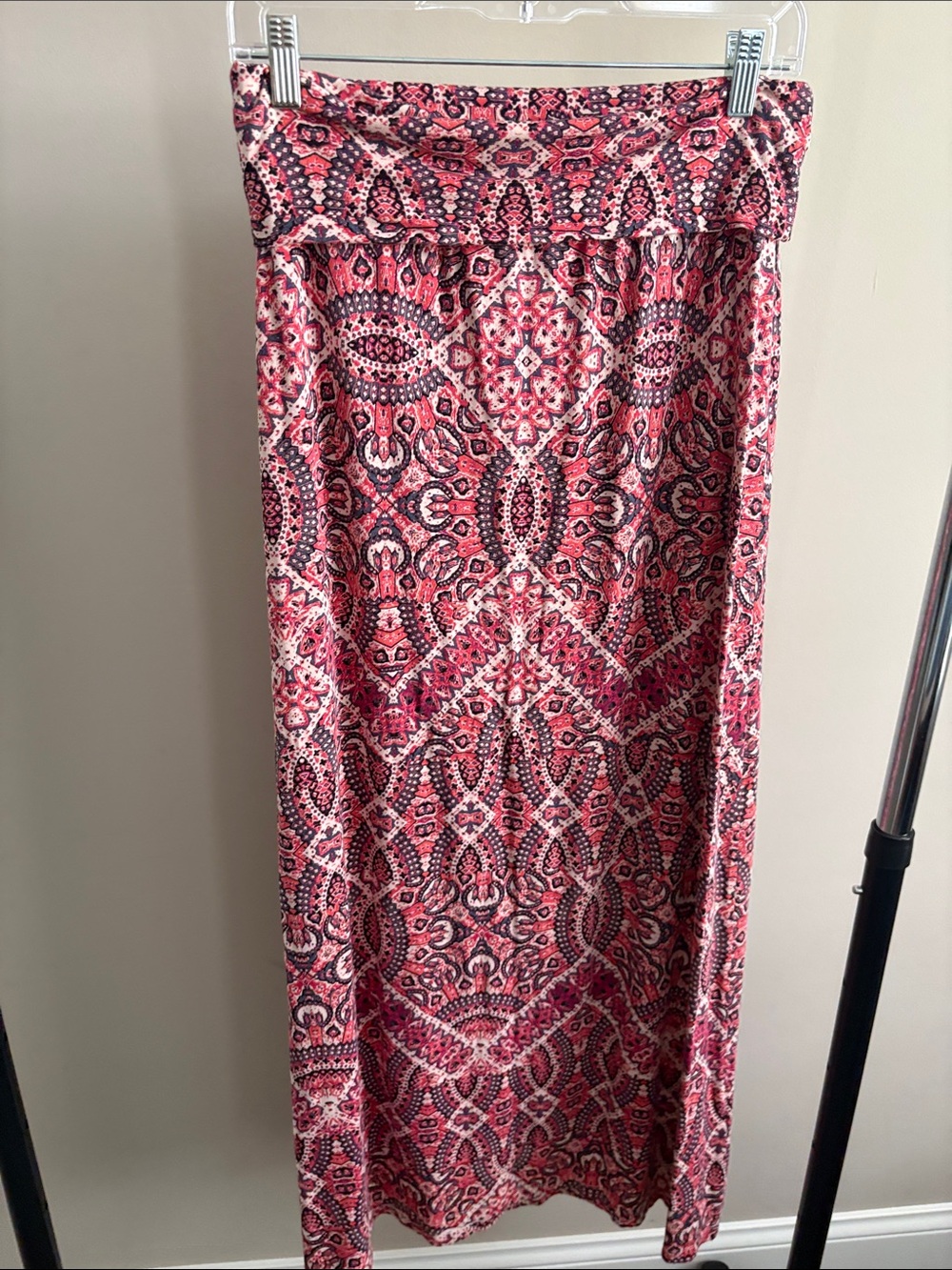 Artisan Ny Pink and White Patterned Maxi Skirt
